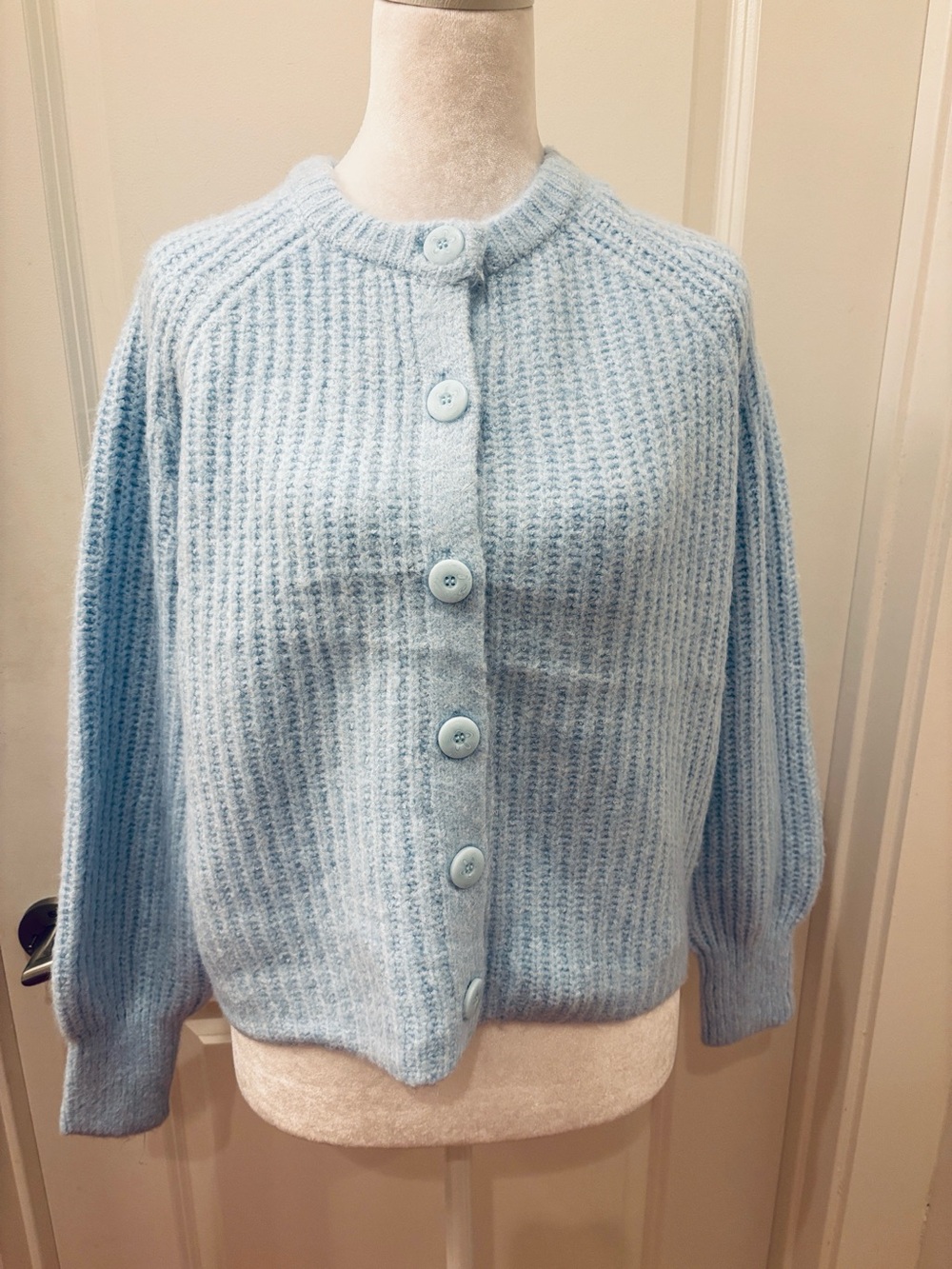 NWT Willow & Wind Light Blue Cozy Knit Button-Front Cardigan Sweater - M